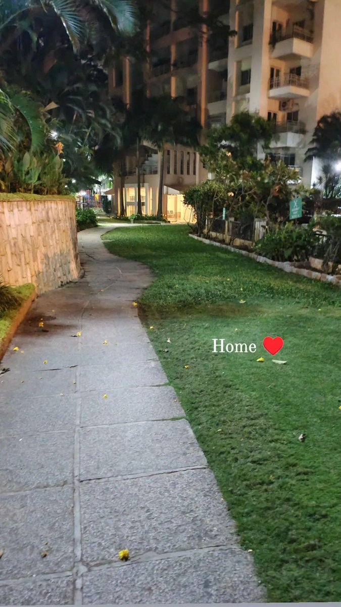yesyesmovealong's tweet photo. Hola! 
Looking for fun, chill (but ocd-ish about cleanliness) flatmates to take up 1.5 rooms (1 private, 1 shared as common study) in my fully furnished 3 bhk flat in BTM Layout, Bangalore. 
Rent: ~ 24k/mo
Please DM and retweet to share, want to get a flatmate by 1st August ⏰🙏🏻 https://t.co/WZ53qCH7Nf