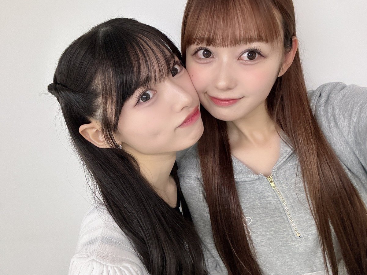 IxRarchive's tweet photo. mahopyon with satoppi, missing their friendship so much :((
#久保怜音 #大盛真歩 #AKB48 https://t.co/vE61AMjSYA