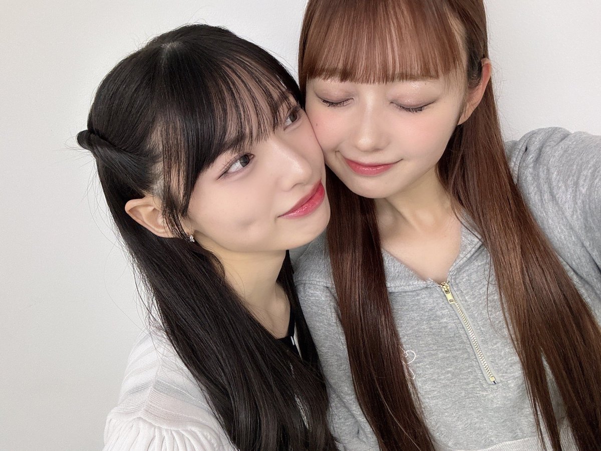 IxRarchive's tweet photo. mahopyon with satoppi, missing their friendship so much :((
#久保怜音 #大盛真歩 #AKB48 https://t.co/vE61AMjSYA