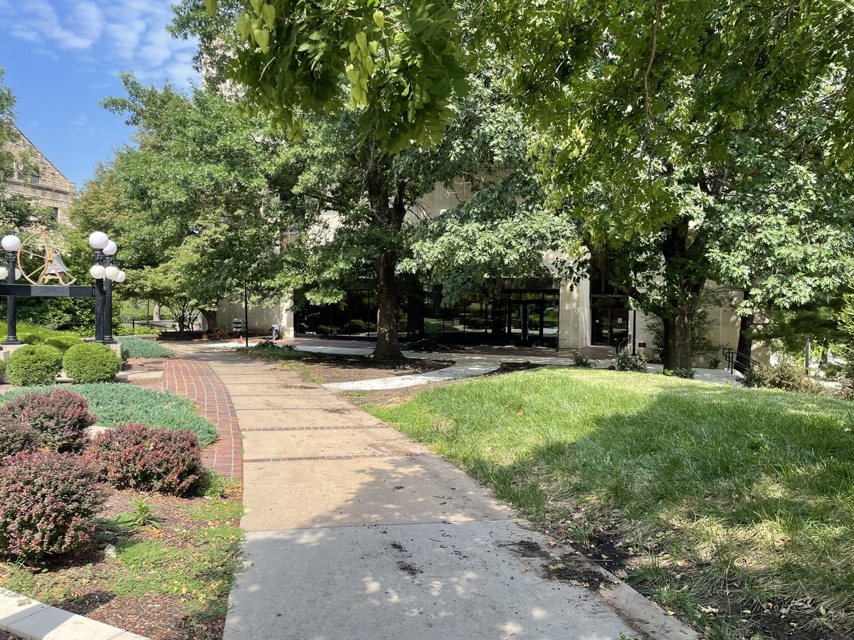 Rschiefe's tweet photo. Ainβt she a beaut, Clark? π @KSUCollegeofEd #EDCATS #FenceDown https://t.co/aJLpTBeoCw