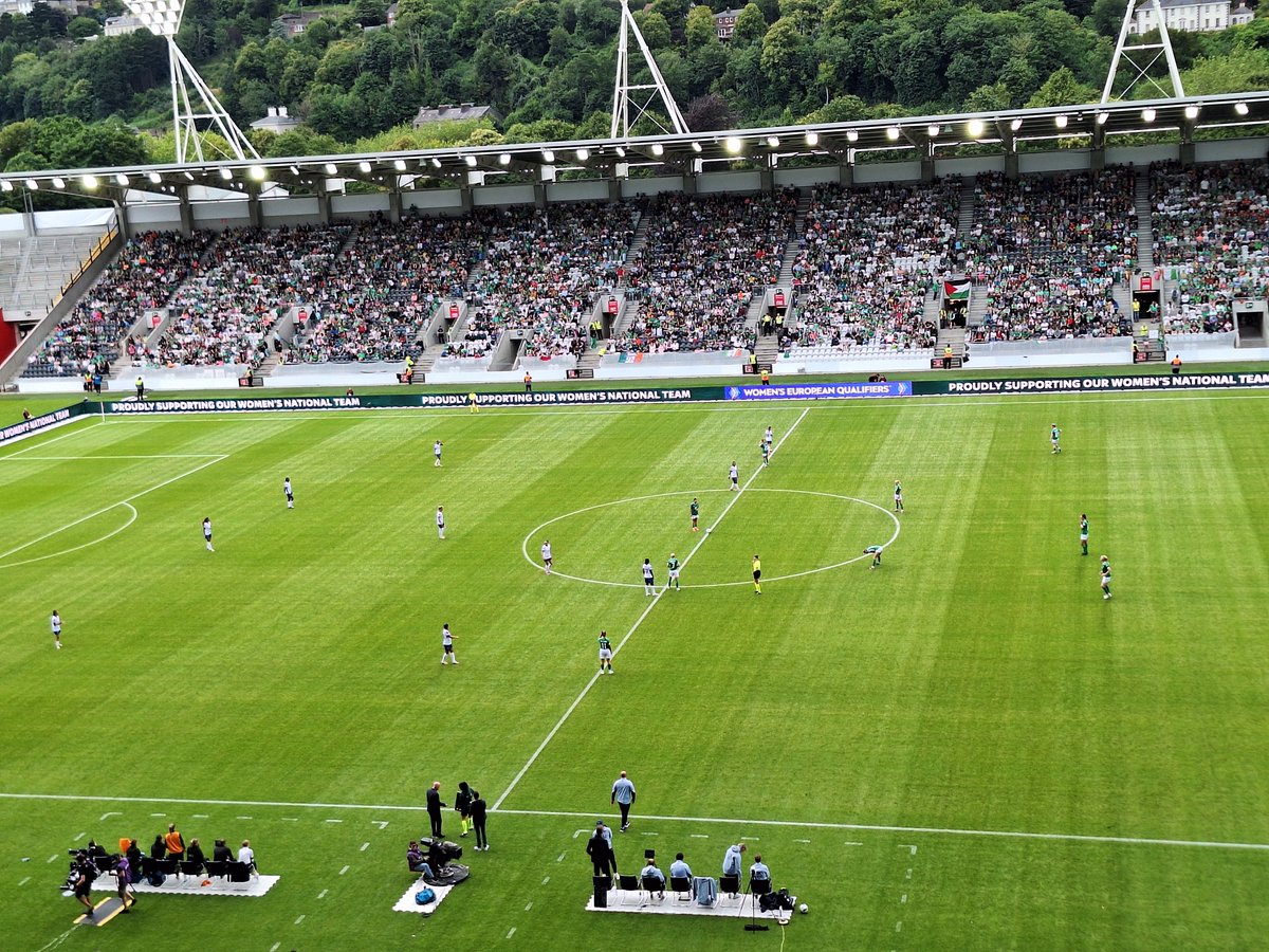 Huge congratulations 👏 to <a href="/FAIWomen/">FAI Women</a> Irish womens soccer team on their outstanding result in 
<a href="/PaircUiCha0imh/">SuperValu Páirc Uí Chaoimh</a> tonight. What a great performance!