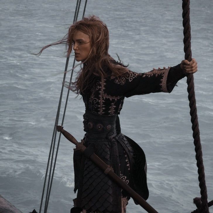 MirroredLoves's tweet photo. I may be a woman, but I can fight just as well as a man https://t.co/CBIhlI0y2A
