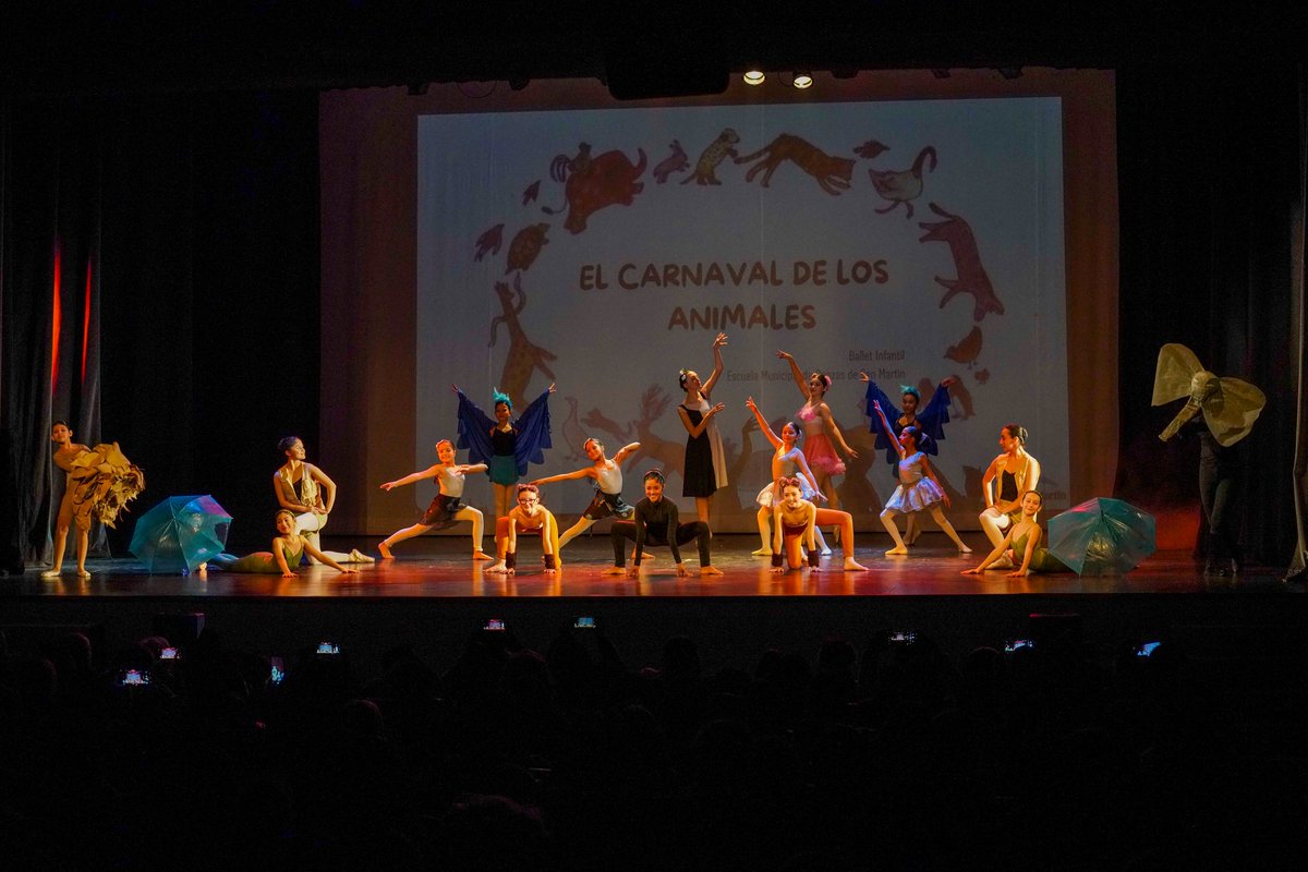 fmoreiraok's tweet photo. En San Martín, una vez más, podemos decir con orgullo que tenemos muchísimas actividades culturales y recreativas de vacaciones de invierno, que llegan a todos los barrios.

Hoy en el Complejo Plaza el Ballet Infantil de nuestra Escuela Municipal de Danza adaptó la obra “El Carnaval de los Animales” para chicos de 5 a 9 años.

También hay opciones de cine, teatro, música y talleres de todo tipo para todas las edades: https://t.co/XSY3V4P4He.

#AbrigateYVení