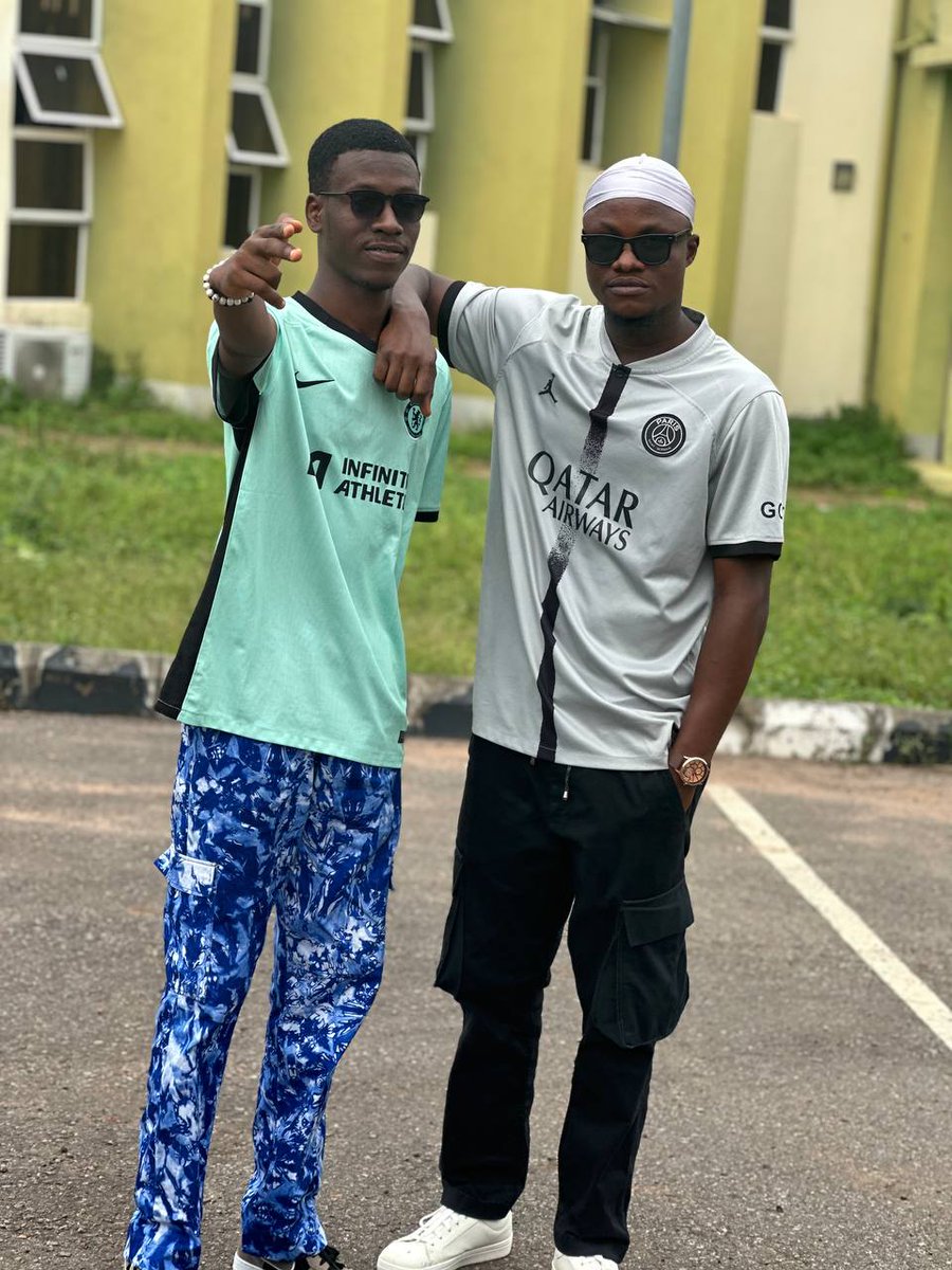 MubaraqAbayomi's tweet photo. Jersey day
#lastdaysinuni
#funaabfyb
#Engineboys https://t.co/FBCCQNTpVT