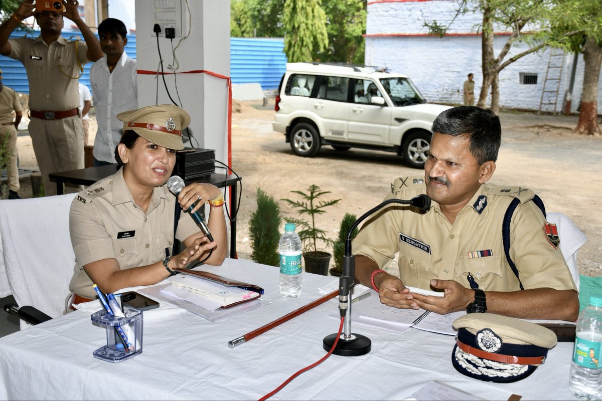 A memorable and enriching interaction with Shri S. Sengathir IPS, ADG Headquarter sir. Got an opportunity to learn a lot from his professional experience and warmth personality.
#learning #IPS #feelingGrateful #memories #JhalawarPolice