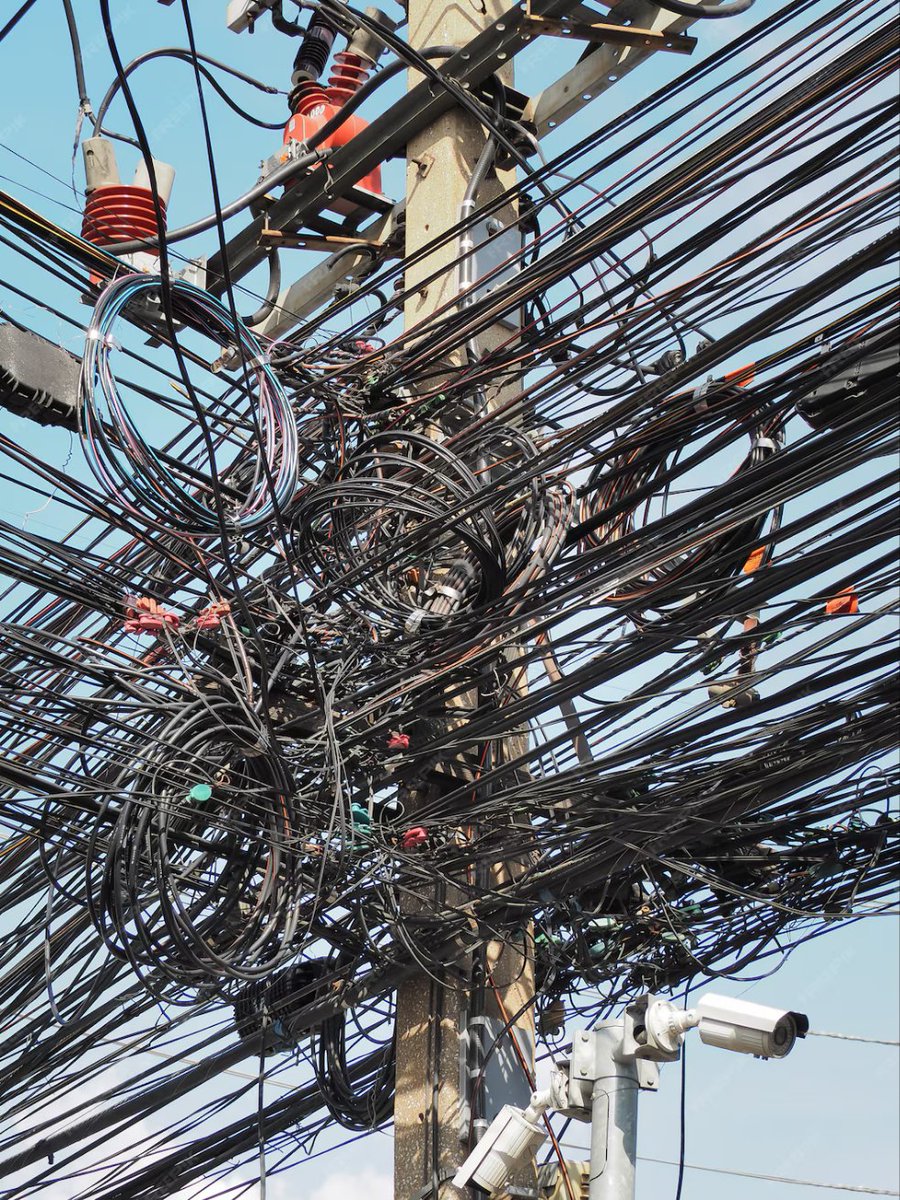 ChicoSantAnna's tweet photo. ATENÇÃO!
+1 do #PPCUB:
Vias W.1, W.2, W.4, W.5 e L.2 poderão abrigar redes aéreas de energia, TV, Internet e telefonia.
Já viu a barafunda que vai ficar, né?
@DFDaDepre @maxmacieldf https://t.co/ka1WVAd7ri