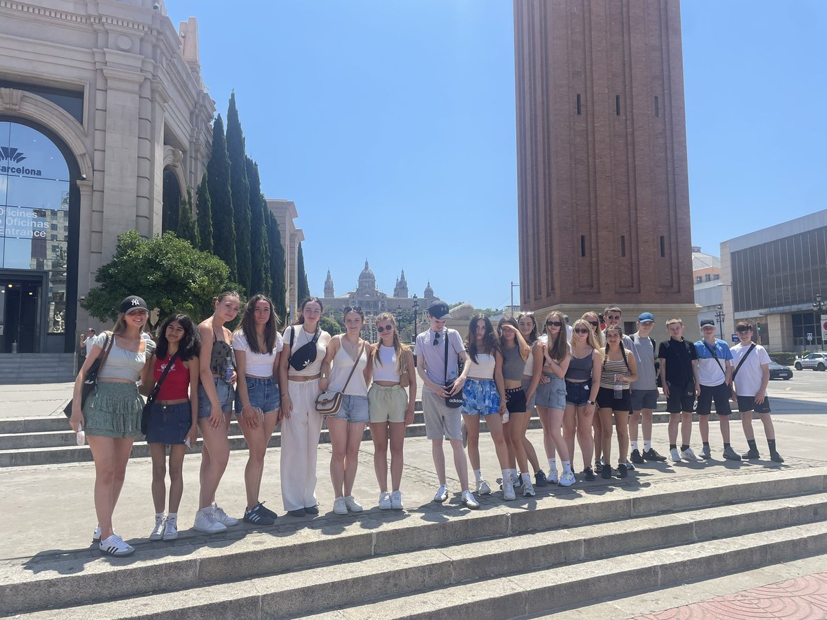 St Robert's MFL Dept tweet media