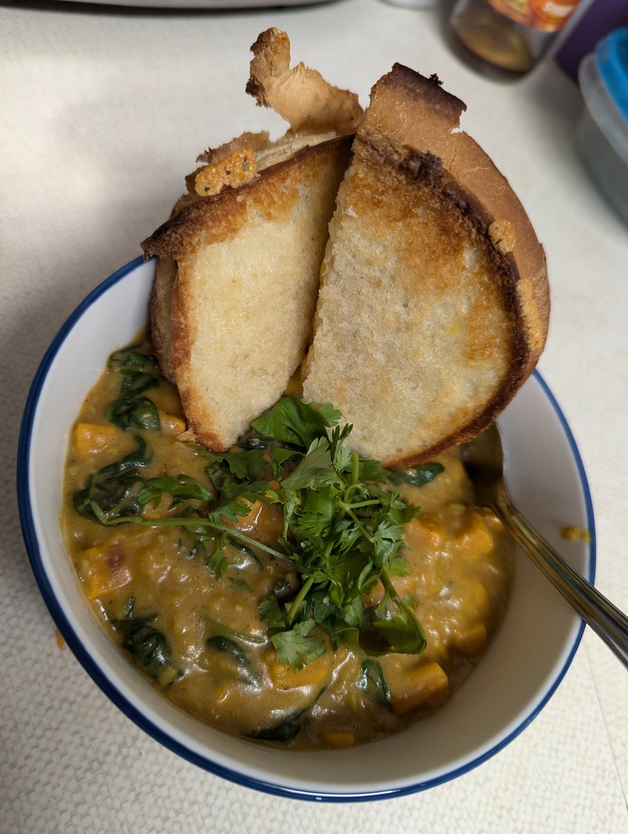 cinnaschick's tweet photo. Hey friends!! I have a campaign with @HelloFresh if you're interested. I can't recommend them enough! Delicious recipes, new ways of preparing food, and trying new ingredients. Here's the link if you want to try it! https://t.co/TG30n33SAY https://t.co/eKuafB8G64