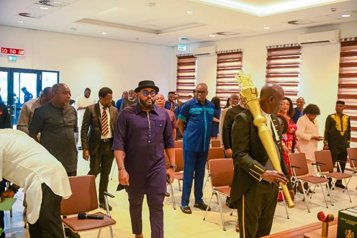 TodayFM951's tweet photo. 🎙️ Tune in to #AreaTalk! 📻 

The Oko-Jumbo led House of Assembly is pushing for toilets in all 23 local govt councils to tackle open defecation. 🚽

What other resolutions should our lawmakers prioritize to enhance life in Rivers State?

🤔💬 Share your thoughts! 

 #RiversState https://t.co/U9vOeJvqPo