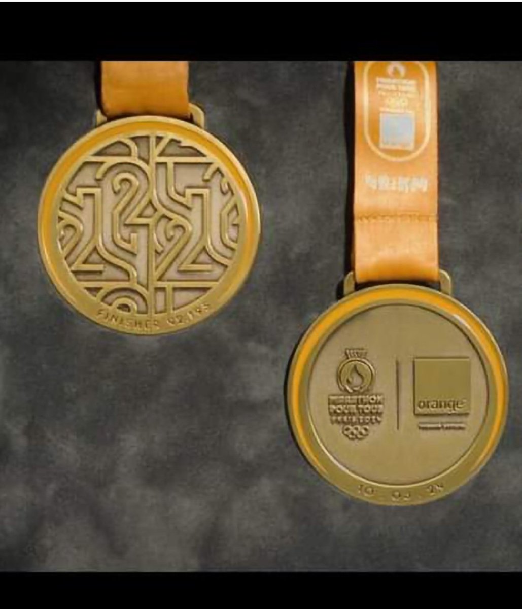 CharlneB5's tweet photo. Les Jeux Olympiques Paris 2024: opportunité professionnelle et sportive.
J'ai obtenu un dossard pour courir le Marathon pour tous qui sera une expérience unique, sous les couleurs de Nike.
Un grand merci à #teamorangerunning et #Nike. 
🙏🙏à mon coach 
#sdis91 #runningacademy https://t.co/l7gLBgLfBW