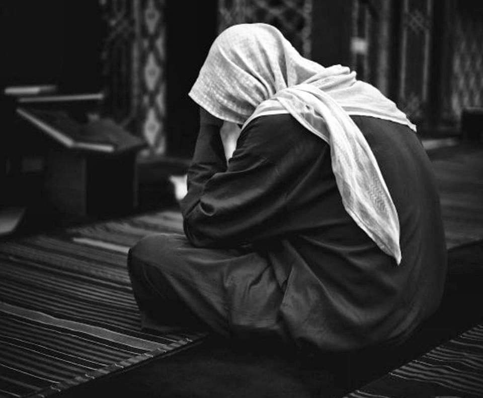 «يَا قَاضِيَ الحَاجَاتِ جِئتُكَ رَاجِيًا
هِي حَاجَة انطوَتْ عَليهَا أضلُعِي!»💚