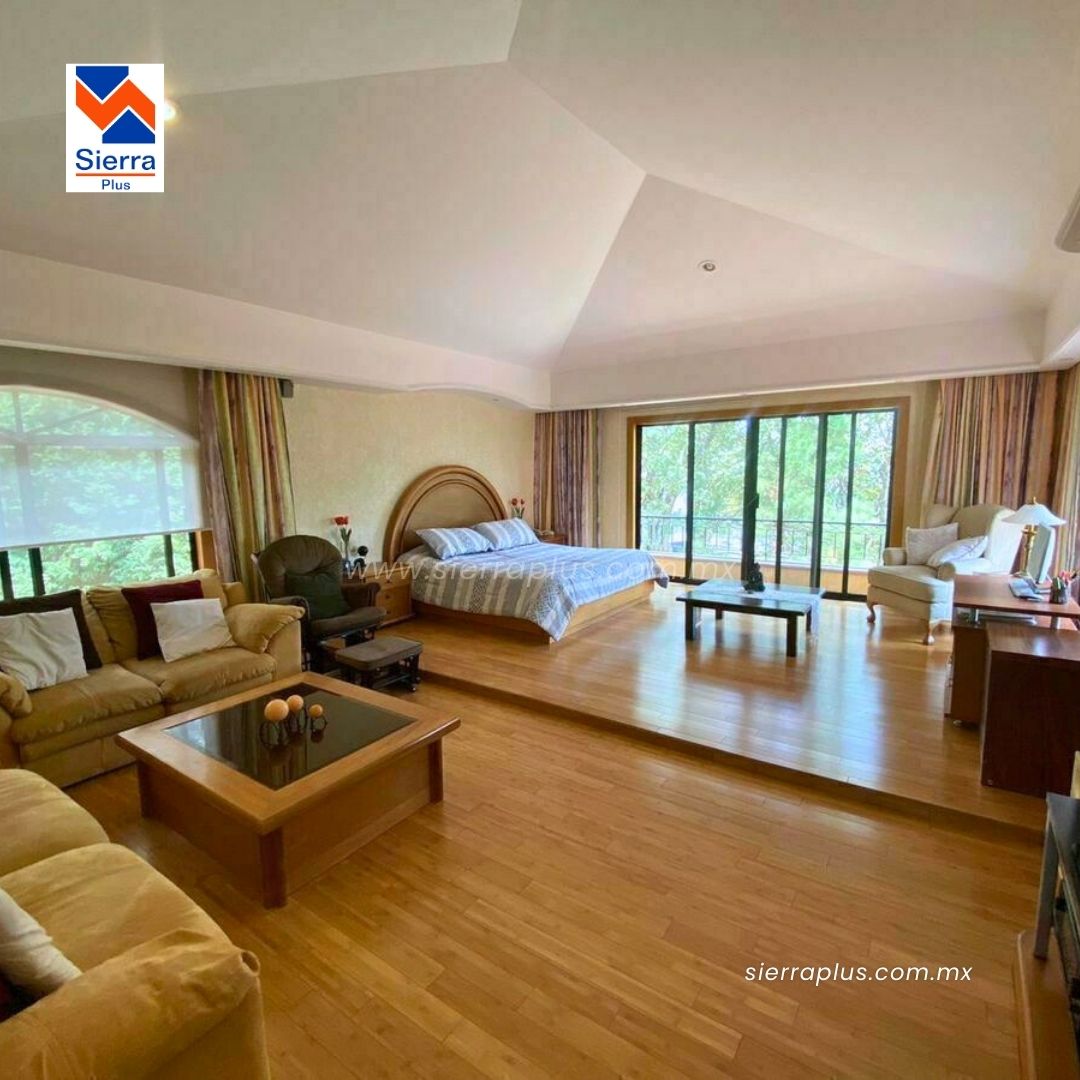 SierraPlus's tweet photo. Casa en venta en Bugambilias. $20MDP 
🛏️ 3 recámaras espectaculares 🚿 4.5 baños de ensueño 🚗 8 espacios de estacionamiento  🏡 740 m² de construcción 🌳 838 m² de terreno con amplio jardín.
https://t.co/KOF6sNkUU8 https://t.co/jz19Dsiyho