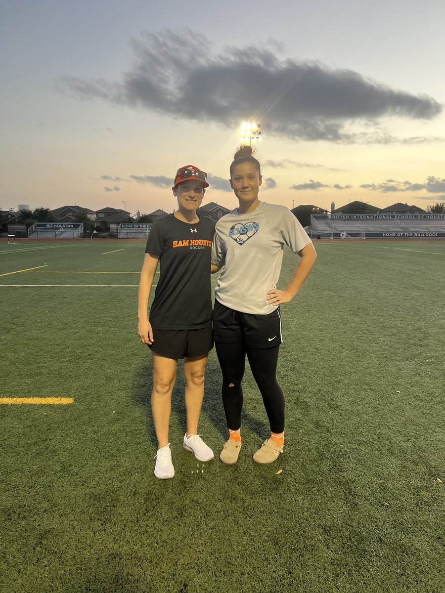SierraRoseGK08's tweet photo. Loved yesterday’s s session at @CollegeSoccerID with @BearkatsSOC. Thank you @SoniaCurvelo!! #commitmentcounts #GK2026
@coachkevincross
@CoachAGreg
@J_cunningham23 https://t.co/dNX40QWXbY