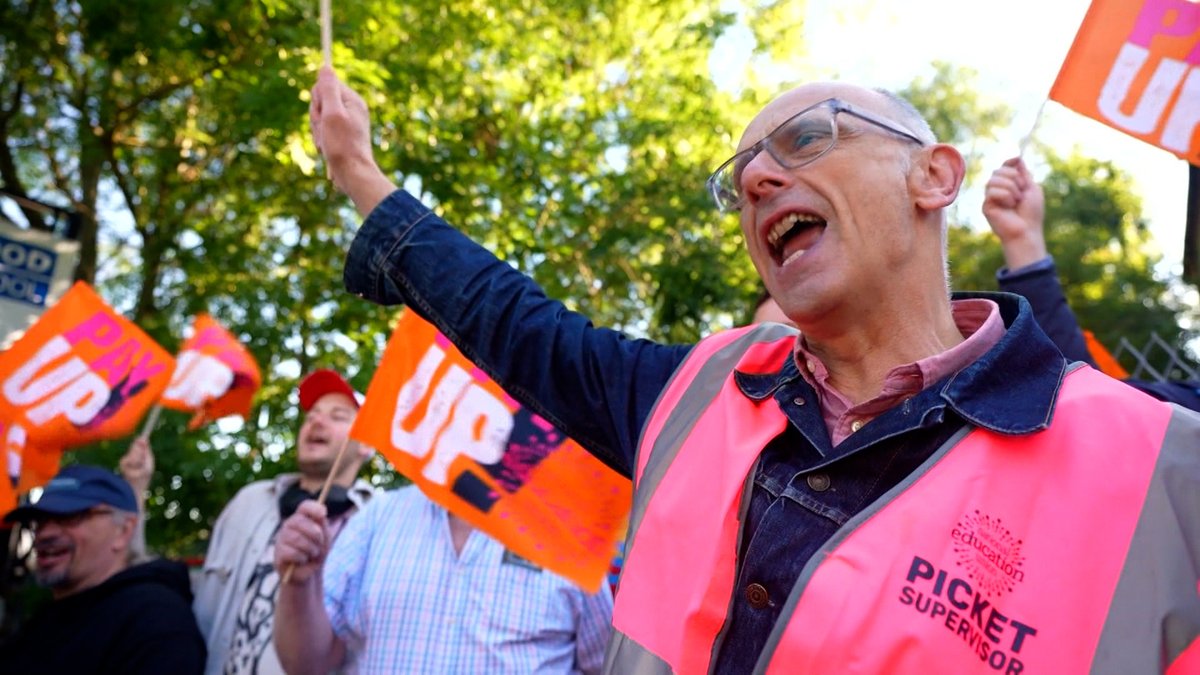 The number of people taking creative courses in further education has collapsed over the last decade.

Research exclusively given to Channel 4 News from <a href="/CreativePEC/">Creative Industries Policy & Evidence Centre</a> shows a 57% fall in creative enrollments in England, 68% in Wales,  28% in Northern Ireland, and a 20% in Scotland