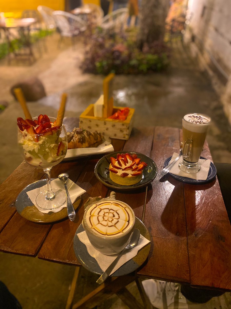 ral_acua's tweet photo. Finde ideal para ir a visitar Aregua y comer todo tipo de postres con frutilla 🍓😋📲 https://t.co/A8NPBsTpls