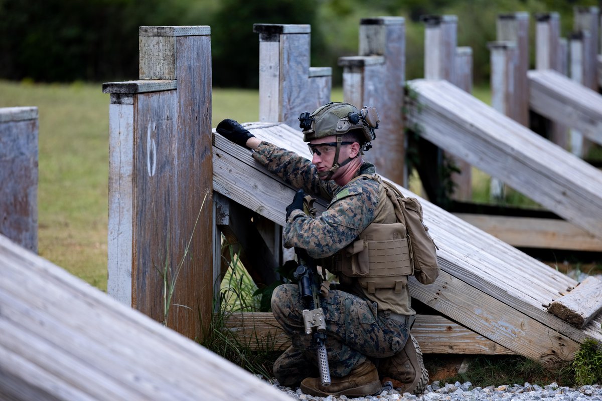 USMC's tweet photo. #Marines with @3d_Marine_Div conduct a live-fire range at Camp Hansen, Okinawa, Japan, July 10. 

Combat Marksmanship training builds upon the basic marksmanship skills of all Marines to enhance lethality.

#USMC #SemperFi https://t.co/aH2TxBrSSX