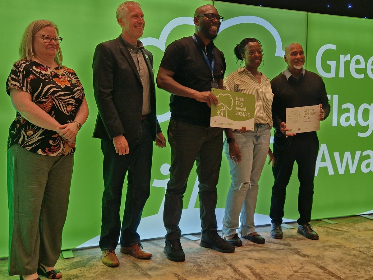 It was a pleasure to join in celebrations in Camden today for this year's <a href="/GreenFlagAward/">GreenFlagAward</a> ceremonies. Always inspiring to hear what parks mean to people and see everyone collecting their plaques, incl for Green Heritage Sites, sponsored by <a href="/HistoricEngland/">Historic England</a> #gfa2024 ParksMatter