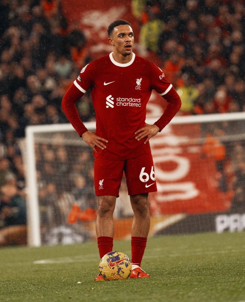 AnfieldSector's tweet photo. [🚨] 𝘽𝙍𝙀𝘼𝙆𝙄𝙉𝙂: Real Madrid are getting concrete with Trent Alexander-Arnold. The player is interested in the move.

[@cfbayern] https://t.co/dCYfATqbxD