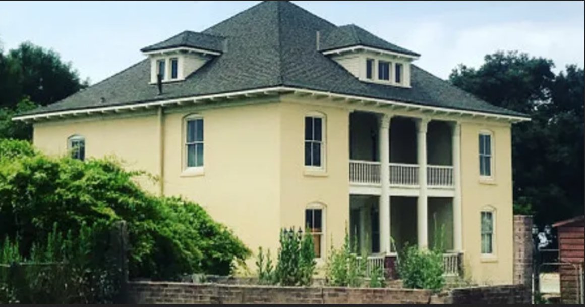 LAhistory's tweet image. Sat @ 4pm: The La Puente Valley Historical Society (lpvhistoricalsociety.org) &amp;amp; the House Museum (house.museum) are hosting a grand re-opening of the John Rowland Mansion, an 1855 Greek Revival mansion on the historic Rancho #LaPuente. instagram.com/p/C8vm21qxfHb/
