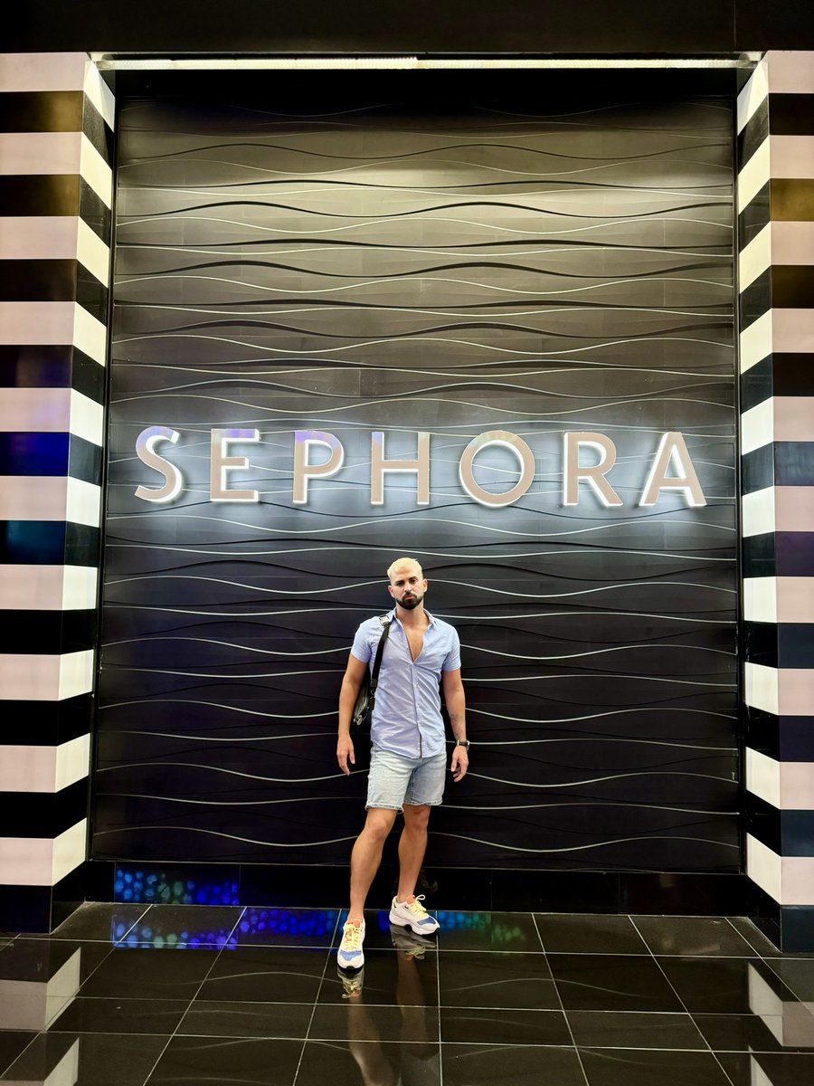 ronelhdez's tweet photo. VEGAS 2024
#lasvegas #lasvegasstrip #lasvegasvacation #vacation #vacaciones #vivalasvegas #bellagio #cosmopolitan #flamingo #caesarpalace #newyorknewyork #instagram #instalike #instamood #instaphoto #cuban #cubanosporelmundo #happiness #goodvibes #goodvibesonly #sephora https://t.co/0MzwnHfIop