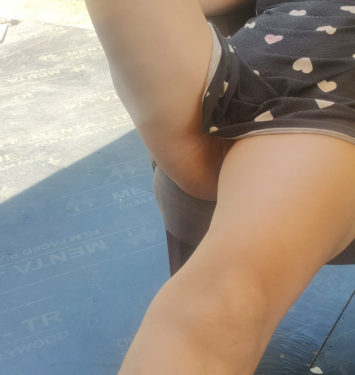 Sahilde güneşlenemiyoruz ama olsun. Biz de kendimize göre keyifteyiz. 🙂😘😘