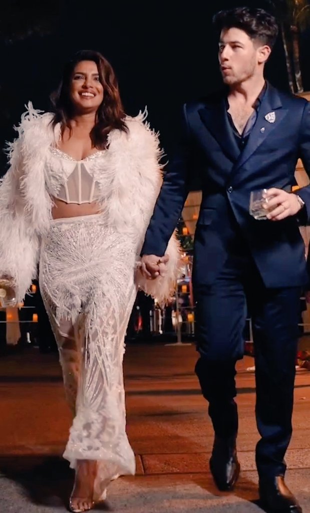 Image Hot Aunty Priyanka Chopra | iiQ8 Hot Heroine Bollywood Actress Priyanka