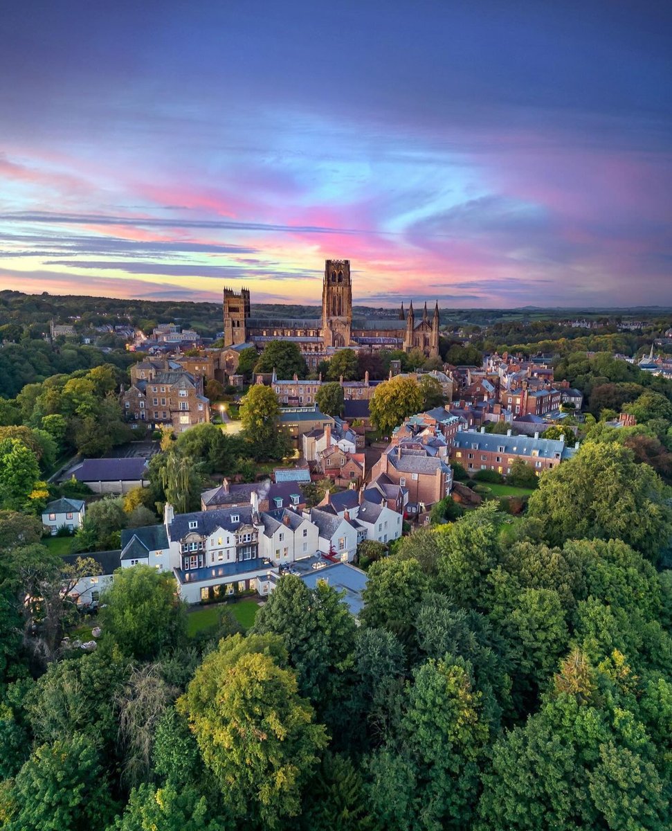 Colourful skies in Durham 🙌

Thank you to Graeme Hall for this photo📷