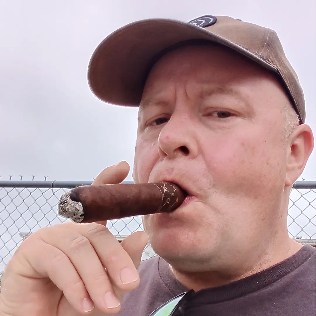 Smoking a cigar on this nice cool Tuesday afternoon, smoking me an Asylum 13 Medulla, 7x70, on this gorgeous night.😀 #cigars #cigarlife #cigaraficionado #cigarsociety #cigarsmoker #cigarlifestyle #cigartime #asylum13medulla  #cigarsnob #cigarvideo #cigarking #cigartuesday