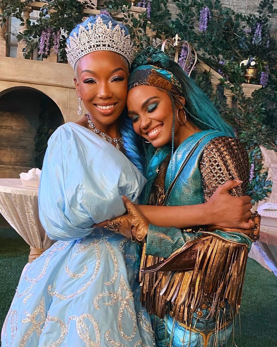 BRANDY AND CHINA ANNE MCCLAIN TOGETHER SOMEONE SEDATE ME