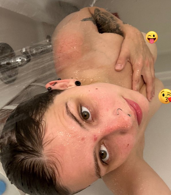 Hot n ready 🤭😘 https://t.co/CBS0RS7iag