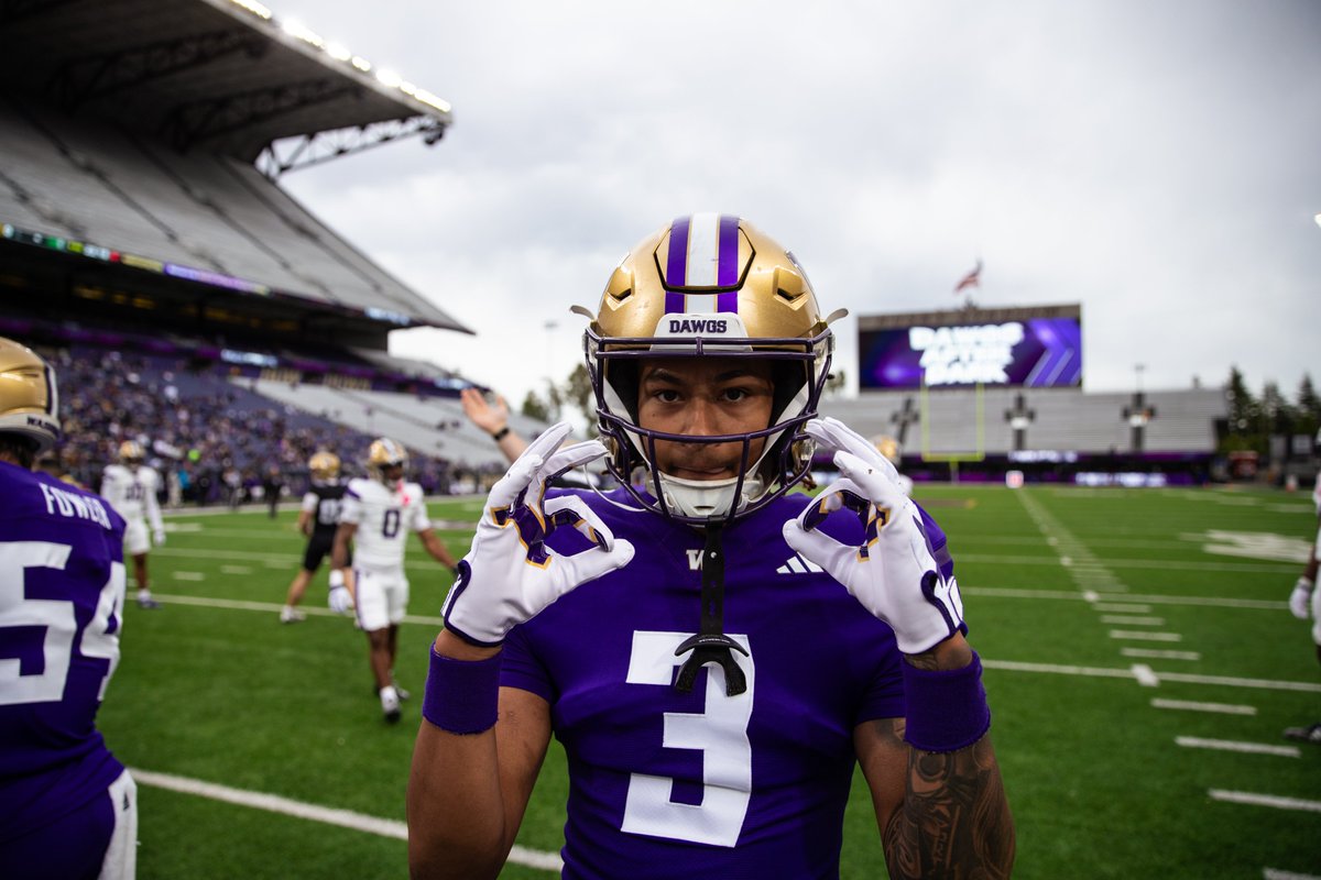 Cake &amp; candles <a href="/Rashidakello6/">Rashid Williams</a>! 🎂