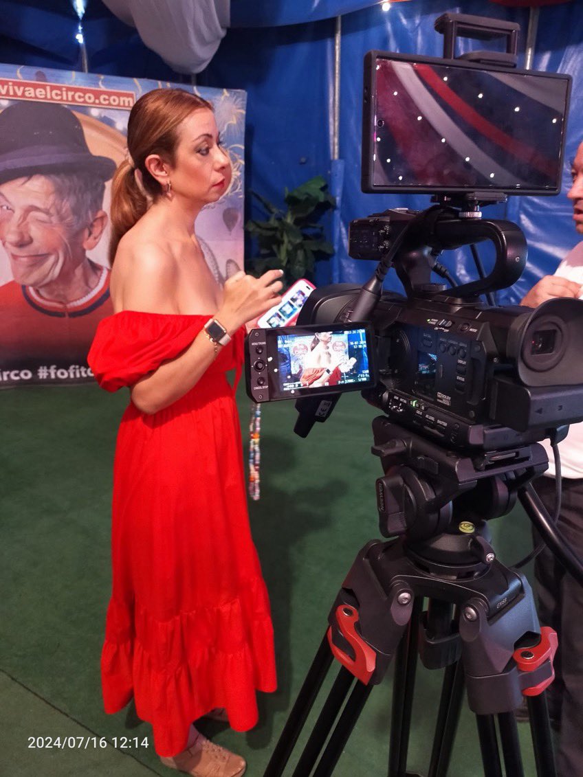 Feliz como una niña <a href="/Fofito/">Fofito</a> vivaelcirco.com #fofito