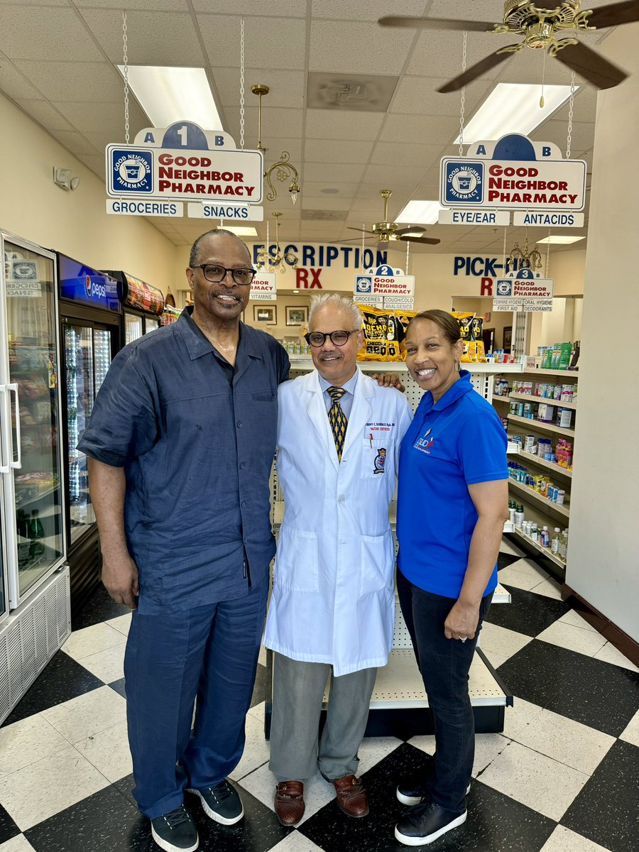 SmallBizDC's tweet photo. Despite the summer heat, our commitment to supporting #smallbusinesses never wavers!🌞💪🏽 It was a pleasure visiting @theparksmainst—from local pharmacies to professional dry cleaners & unique fashion finds, Riggs Park has it all—including a new @wingstop coming soon!🍗🎉#DCisOpen https://t.co/pDycNDoXyD