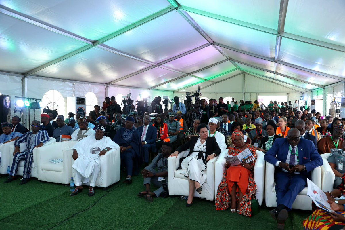 Today marked The Federal Republic of Nigeria’s  symbolic ribbon cutting ceremony under the #AfCFTA Guided Trade Initiative (GTI). This momentous occasion marked a significant milestone in the country's efforts to trade under the AfCFTA preferences. 1/5