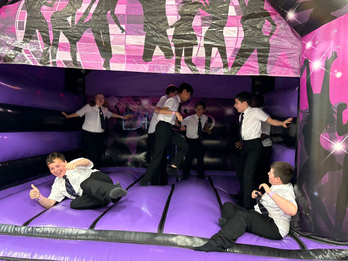 OACarlton's tweet photo. Students who have completed Sparx consistently this year had a fantastic afternoon celebrating at #MathsFest. Special thanks to Shallow Waters 123 and @astra_official12 for performing! https://t.co/2x3hD7fh87