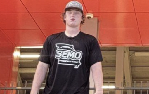sixstarfootball's tweet photo. SEMO PROSPECT CAMP COVERAGE | Several offensive prospects make noise at SEMO prospect camp

⭐️A look at several talented prospects who impressed at SEMO💯

✍️STORY▶️ https://t.co/LMQLaI91o0

@micahbacher @KeyShawn_Boyd8 @tristin_coonQB @2coop_ @trisfitz2 @Jad3nGraham @CadenMueller77 @Callen9Okerso @MaddoxO_3 @RaefPuyear @Mattyicerice @isaiahsmith_55 @Jackp_Smith77 @marquisutherlin @Ricoward15 @Dwaynewhite2025 @Jace1white