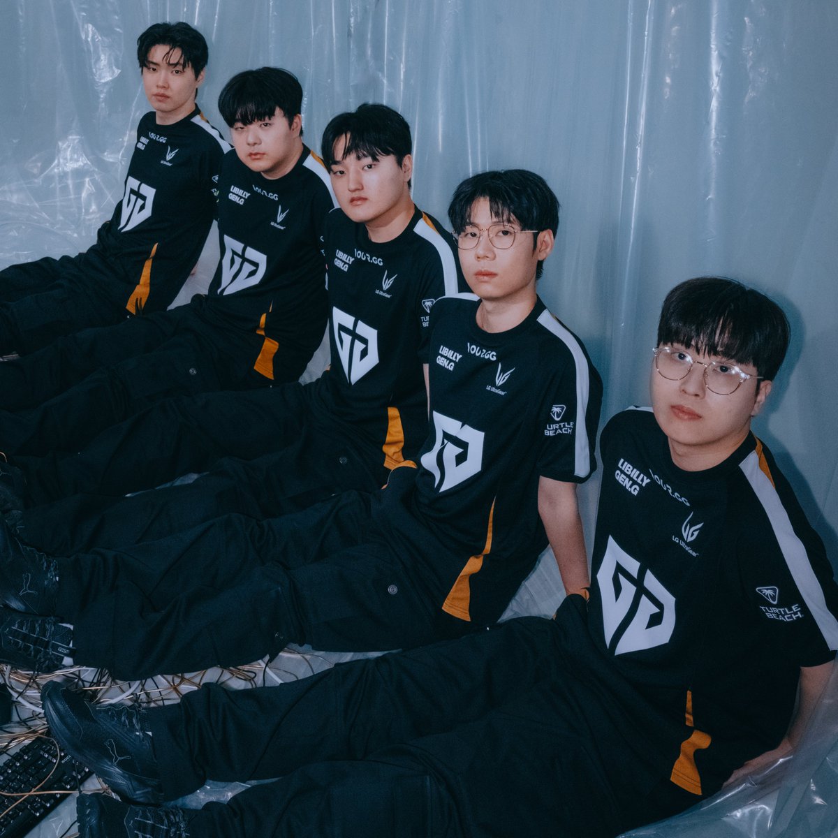 GenG's tweet photo. 𝐆𝐞𝐧.𝐆 𝐱 𝐋𝐈𝐁𝐈𝐋𝐋𝐘 𝟮𝟬𝟮𝟰 𝗟𝗶𝗳𝗲𝘀𝘁𝘆𝗹𝗲 𝗖𝗼𝗹𝗹𝗲𝗰𝘁𝗶𝗼𝗻
A limited supply of our latest collab is now available for US purchase only!
🛒 https://t.co/8G3IqZntth
#NewGenGCrew #GenGxLIBILLY #GenG #LIBILLY #Changmo #EWC https://t.co/e8vzucW3vf