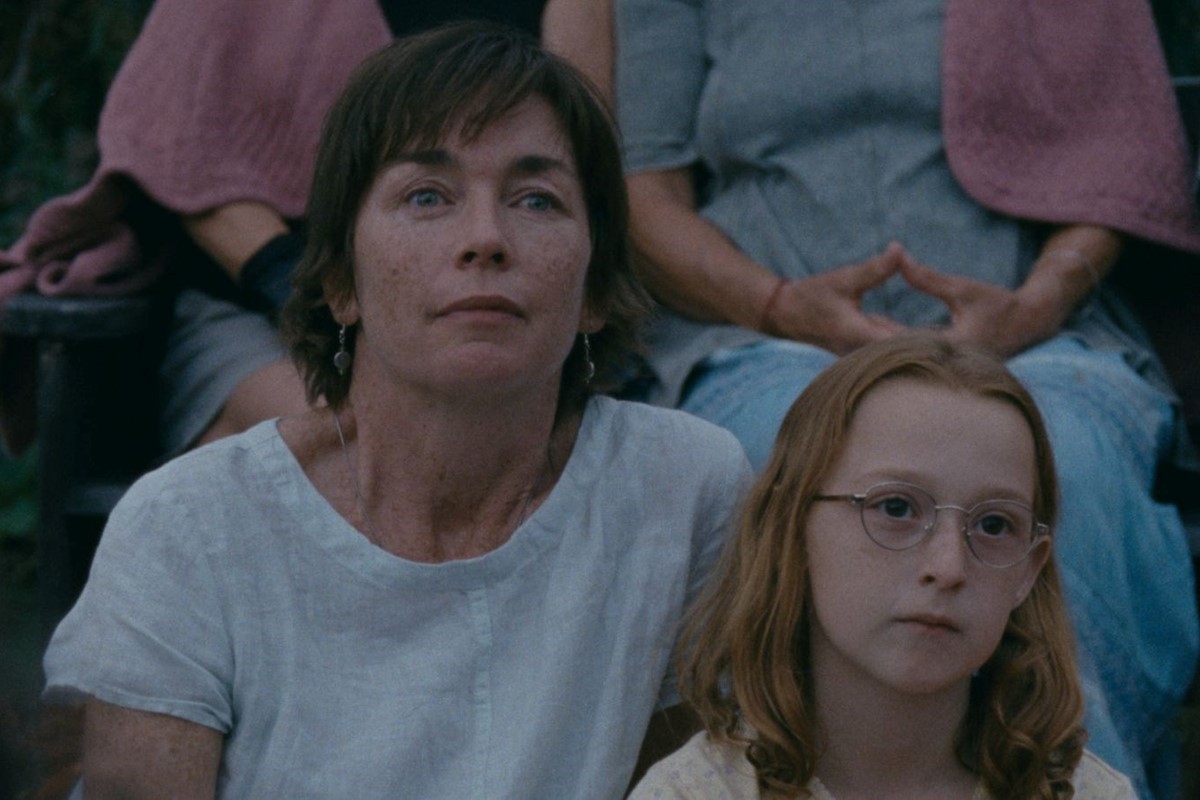 Janet Planet, the New A24 Film About an Enmeshed Mother and Daughter: As Annie Baker’s tender drama is released, actor Julianne Nicholson talks about the intricate nuances of parenting dlvr.it/T9ggPc