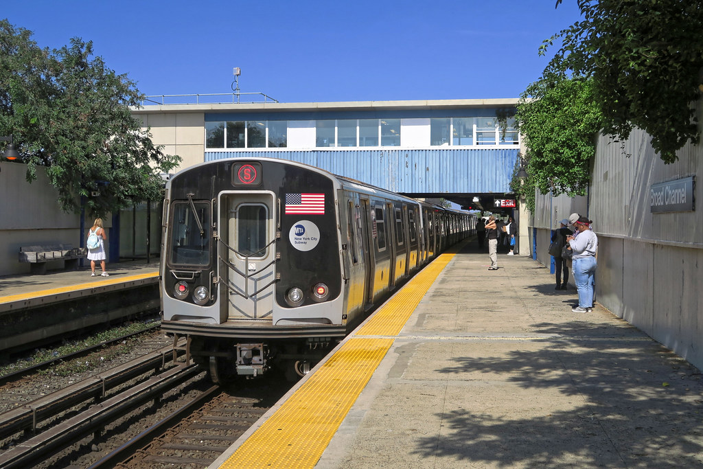 TrashPanda08x's tweet photo. Best NA metro system? https://t.co/LSdbHQLCA5