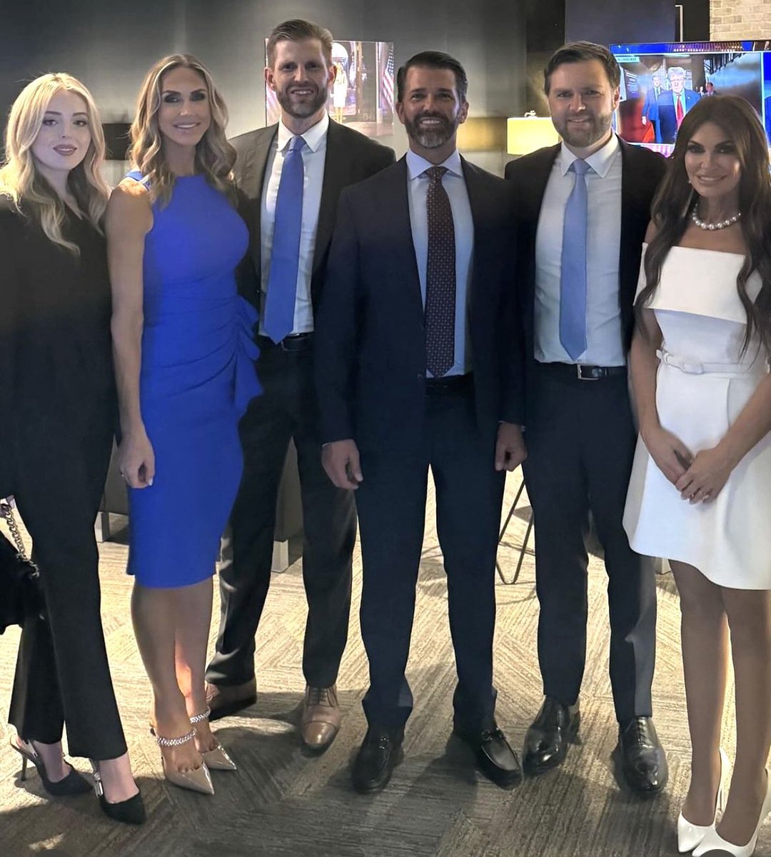 Republicans against Trump tweet media