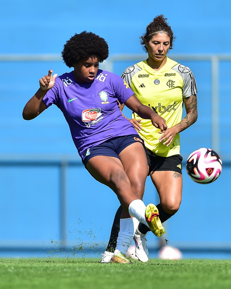 uniaosccpfem's tweet photo. Encontro de gerações 🥹🇧🇷

📸 Staff Images/CBF https://t.co/ig5CLwHg6g