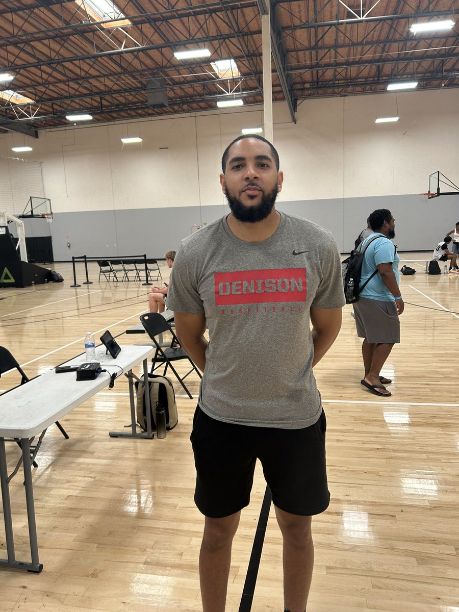 tpt_recruits's tweet photo. @DeVPrice_ Denison University in attendance here @RyanSilver1 @AllAcademicBB https://t.co/ZaCN8k5qN2