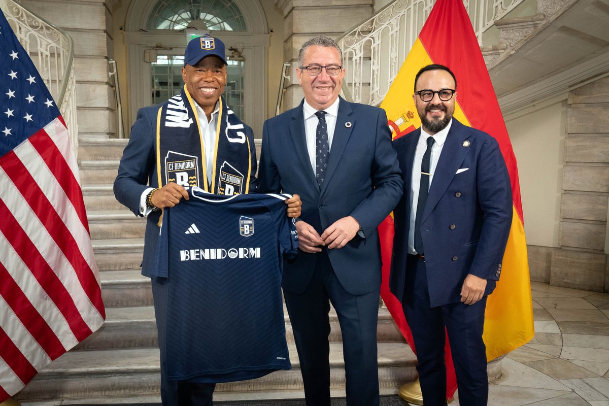 Bienvenido a New York City, Mayor Pérez Pérez of Benidorm, Spain.

Always happy to meet a fellow mayor and learn from what you're doing across the Atlantic.