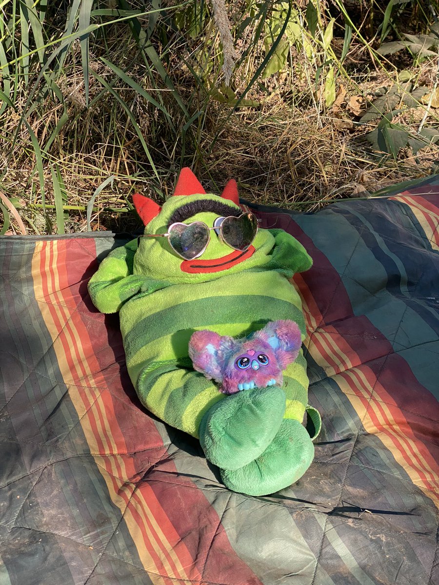 We ensued chaos, ate yummy food, laid underneath a maple tree for hours &amp; danced at dusk 🧚🏼‍♀️🕊️🦦🍄💐☄️🫧