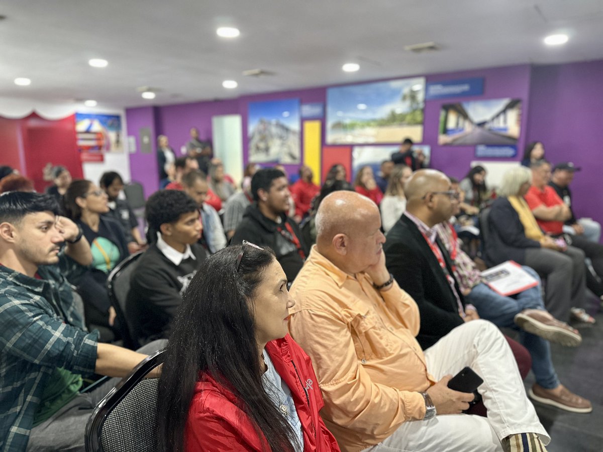 Hoy,  #16Jul participamos en compañía del viceministro <a href="/Braianvargasve/">Braian Vargas</a> ,  en el conversatorio sobre las Zonas de Desarrollo Turístico con las trabajadoras y trabajadores del viceministerio de proyectos y obras turísticas del <a href="/Minturvzla/">Mintur/Motor Turismo</a> 

<a href="/NicolasMaduro/">Nicolás Maduro</a> #VenezuelaVaPaLante