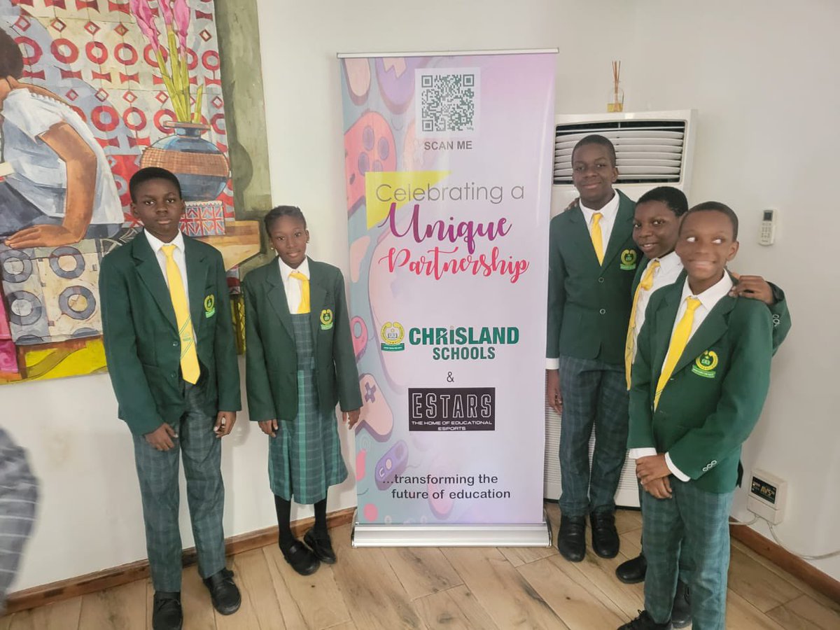 lollypeezle's tweet photo. The traditional method of teaching will soon go extinct since the world has gone digital.
@chrislandinfo has teamed up with @OfficialEStars for the use of video games in teaching their students valuable skills. This is new and brilliant. 👏

#ChrislandEstarsTeamUp https://t.co/BAEKeF0YvL