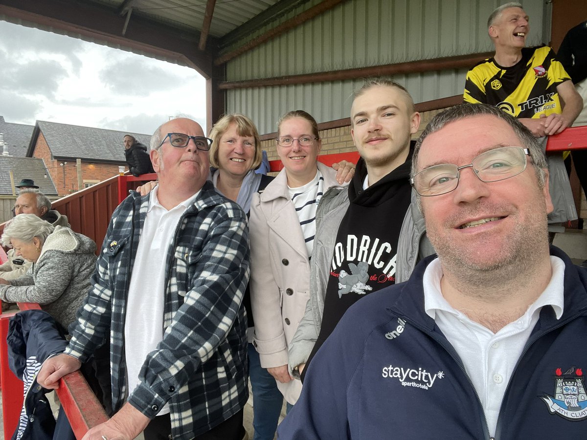 DavidMills6's tweet photo. #COYB @Droylsden_FC https://t.co/4T6R4At54Y