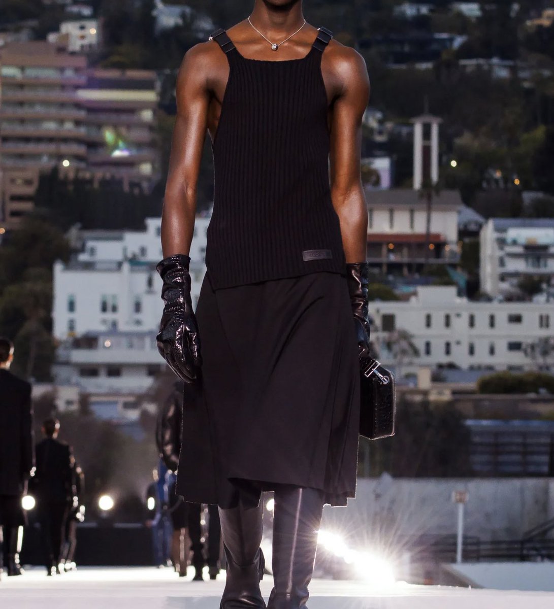 BangtanStyling's tweet photo. KIM SEOKJIN
VERSACE
• fall 2023 ready to wear - pleated skirt 
( jin for wkorea ) https://t.co/nkqXfte3RE