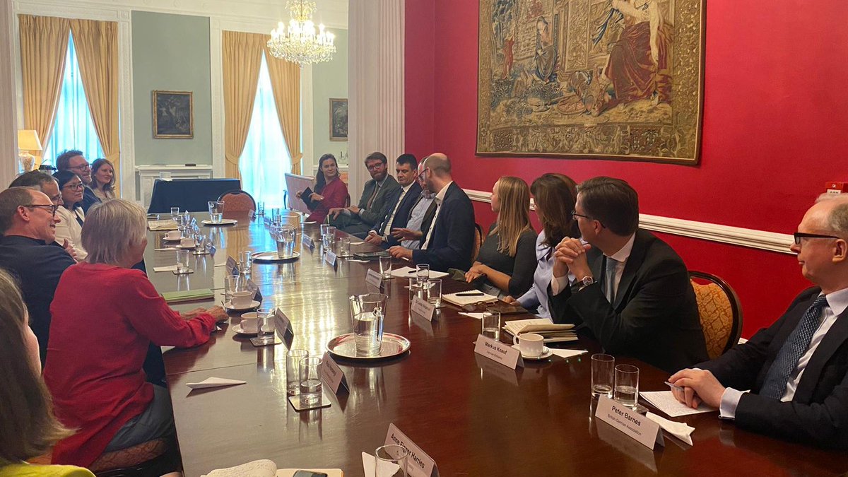 Delighted to host a roundtable on 🇬🇧-🇪🇺 and 🇬🇧-🇩🇪 relations following the general election, in cooperation with <a href="/UKandEU/">UK in a Changing Europe</a>/<a href="/Aston_ACE/">AstonCentreForEurope</a>. We welcome the reset of the relationship. 🇬🇧+🇩🇪 are close partners in Europe &amp; beyond. Let's further strengthen our ties and deepen collaboration.