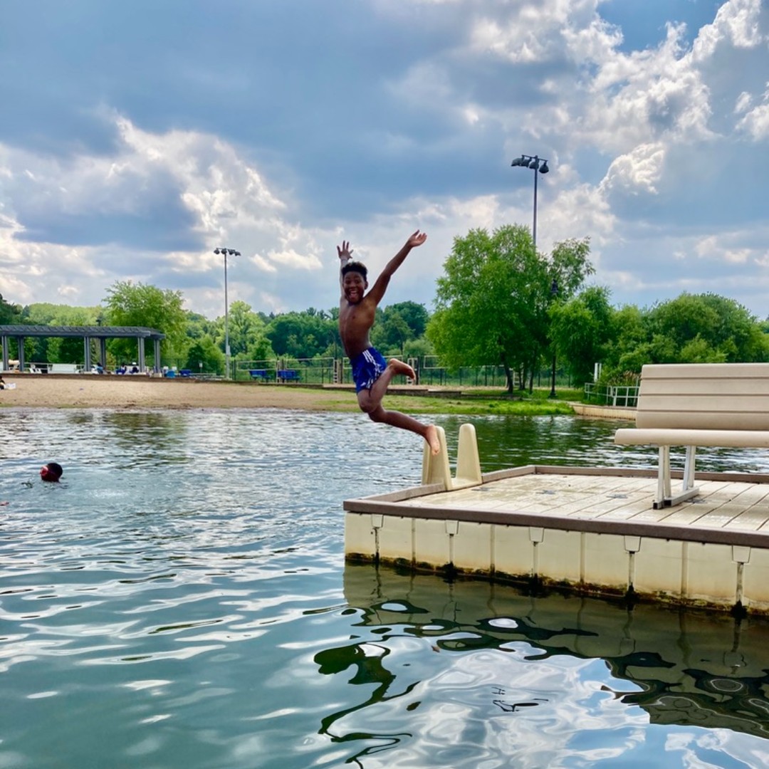 Dive into summer! From free swim lessons to pop up summer camps, the People for Parks Fund is helping kids get creative, curious, and into the outdoors. Learn more about these enriching summer experiences on our blog!  🏖️ 🏊‍♀️

🔗 in bio!
